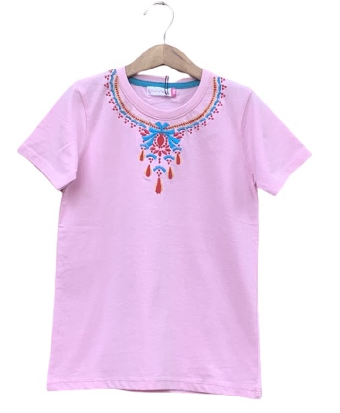 Embroidery necklace T-shirt